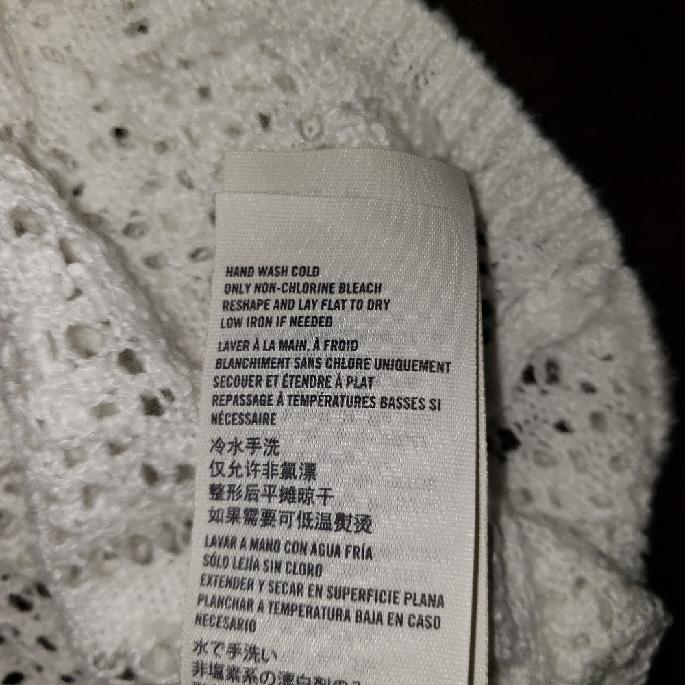 ❤Peekaboo Hollister Sweater (Juniors) - Picture 5 of 5